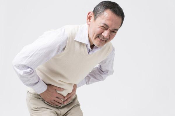 提醒愛喝酒的人：酒後出現6個症狀，十有八九是胰腺炎，儘快就醫