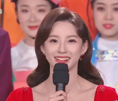 馬凡舒春晚髮型有點土，還是漂亮出了圈，為啥？