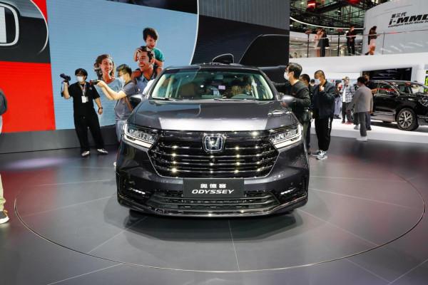 懸浮式大屏很有科技感，廣汽本田新款奧德賽上市，23.58萬起售