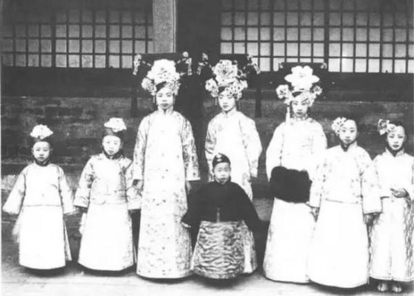 不只是餵奶那麼簡單，清朝皇室乳母，到底是什麼樣的人物？