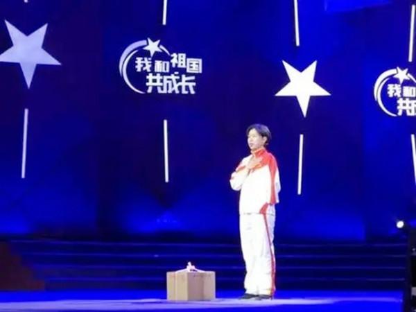 老人收養殘疾女孩25年,撿廢品供她上學,如今是國家二級運動員 老人收養殘疾女孩25年,撿廢品供她上學,如今是國家二級運動員