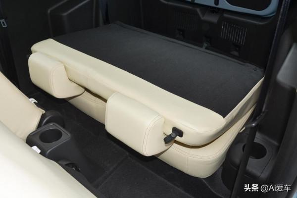 滿電跑410公里，快充大四座設計，便宜豪華代步車，華晨新日i03A