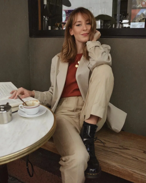 今秋馬丁靴+厚外套火了!又美又撩,洋氣炸了 今秋馬丁靴+厚外套火了!又美又撩,洋氣炸了