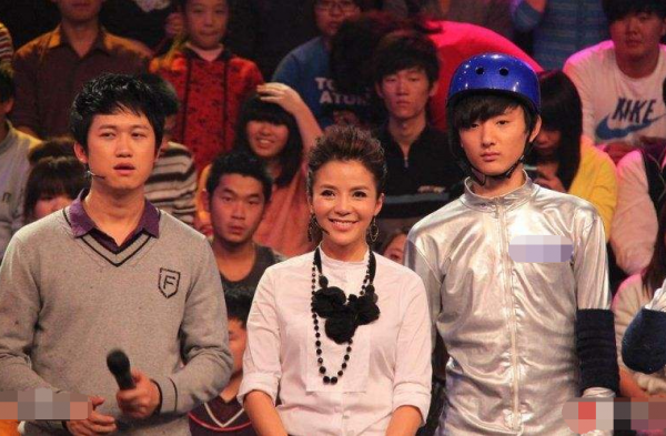 猛人朱迅：端盤洗廁所，簽約日本電臺，拍電影爆紅，入央視成花旦