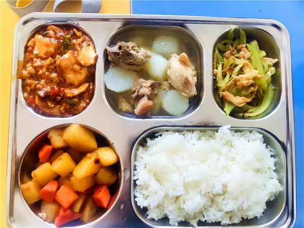 為什麼日本孩子的健康狀況全球第一？秘訣是他們的兒童健康午餐