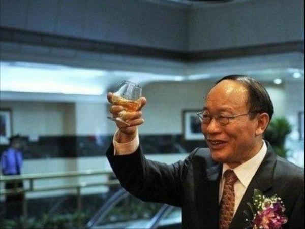 深圳前副市長棄政從商，放棄美國綠卡回國創業，創下229億身家