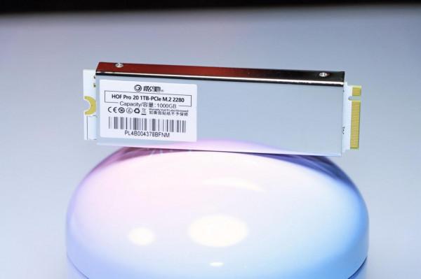 華碩 B660 重炮手 WiFi 登場，這算是半開放式主機嗎？