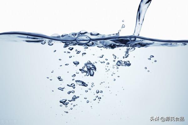 白開水、純淨水、礦泉水和蘇打水哪個最適合做長期飲用水？