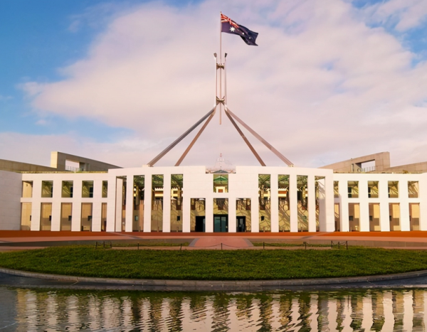 澳大利亞議會成“淫窟”？1/3員工被侵犯欺凌，祈禱室裡玩自拍