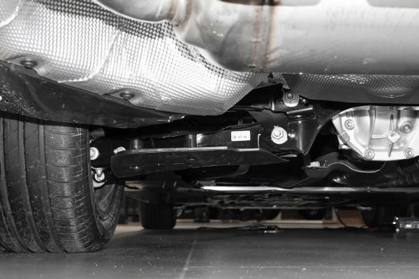 實拍寶馬3系頂配：配2&period;0T動力，5&period;9秒可破百，家用、運動樣樣行