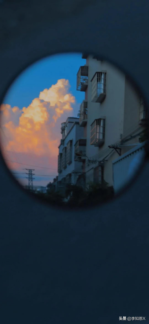 桌布上，我在橋上看風景