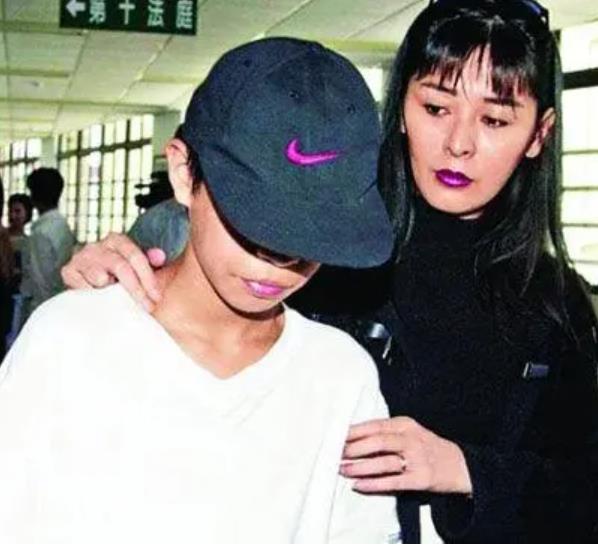 娛樂圈5個年過50歲卻未婚的大美人，有些人被情傷太深
