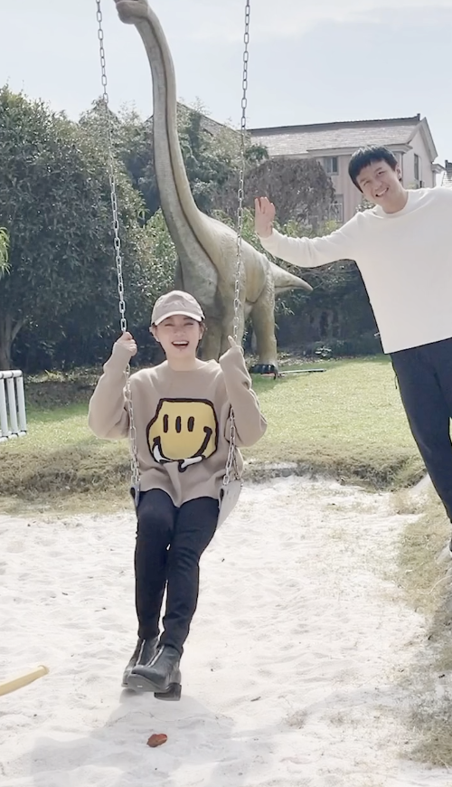 甄嬛傳開播十週年,主創集體發文,鄧超陪孫儷重現盪鞦韆名場面 甄嬛傳開播十週年,主創集體發文,鄧超陪孫儷重現盪鞦韆名場面