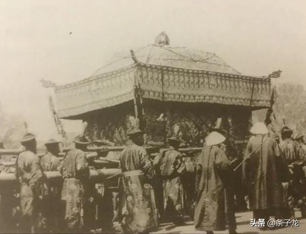 清朝皇帝駕崩後的國喪，網友：這不是在折騰天下人嗎