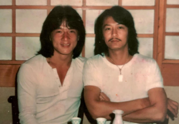 合作大島由加利,找來成龍幫忙,但這部動作片還是沒能挽救陳勳奇 合作大島由加利,找來成龍幫忙,但這部動作片還是沒能挽救陳勳奇