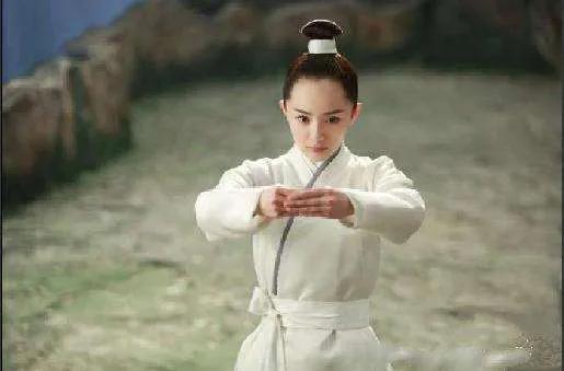 楊冪在《三生三世十里桃花》裡的唯美服飾造型，你喜歡哪一款？