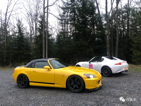 珍獸般的黑武士寶馬1M,開慣了500馬力本田S2000也不一定能駕馭 珍獸般的黑武士寶馬1M,開慣了500馬力本田S2000也不一定能駕馭