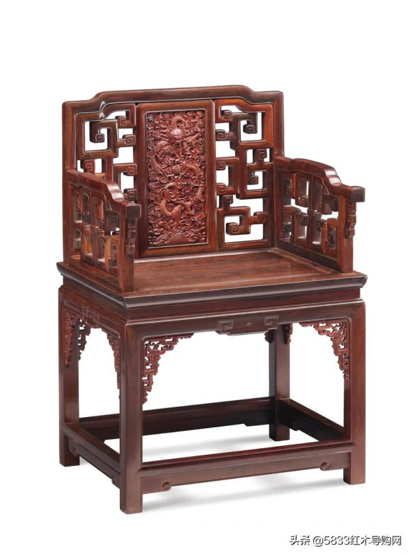 經典的清式紅木雲龍紋扶手椅擺在客廳好看嗎？