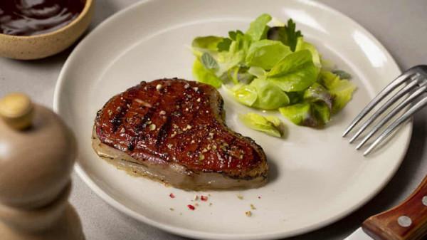 以色列團隊推出世界最大實驗室培育牛排,由真正的牛細胞 3D 列印 以色列團隊推出世界最大實驗室培育牛排,由真正的牛細胞 3D 列印