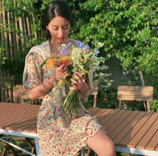 夏天到了,楊採鈺發現綠色應該穿上身了,於是搭出精彩 夏天到了,楊採鈺發現綠色應該穿上身了,於是搭出精彩