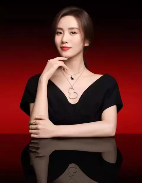 氣質脫俗 美貌無雙劉詩詩