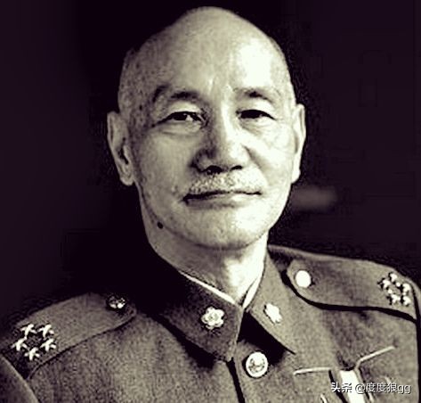 蔣介石在大陸最後一道命令，為何是炮轟上將公館？差點又成階下囚