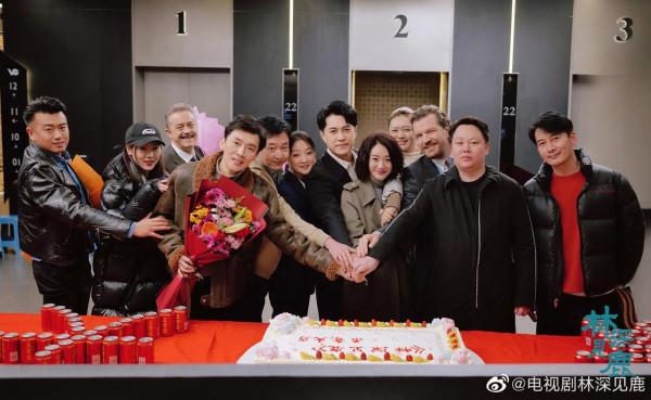 《林深見鹿》殺青 靳東李小冉主演 解鎖都市婚姻密碼