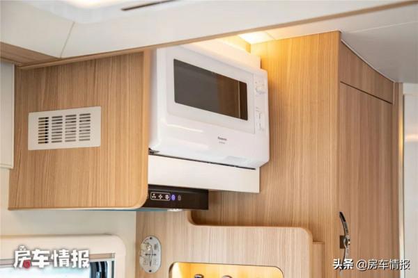 合作款房車長啥樣？水電配滿洗澡空調隨便用，比保姆車還要舒服