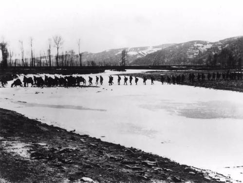 1941年總部來了三個戰士,說出領導名字後,聶榮臻直接拿下,為何 1941年總部來了三個戰士,說出領導名字後,聶榮臻直接拿下,為何