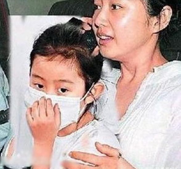 甘願被藏21年,46歲為劉德華生子,朱麗倩真的太狠了 甘願被藏21年,46歲為劉德華生子,朱麗倩真的太狠了