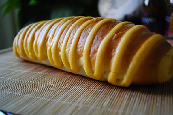 毛毛蟲麵包出現了，你最愛哪種餡兒？