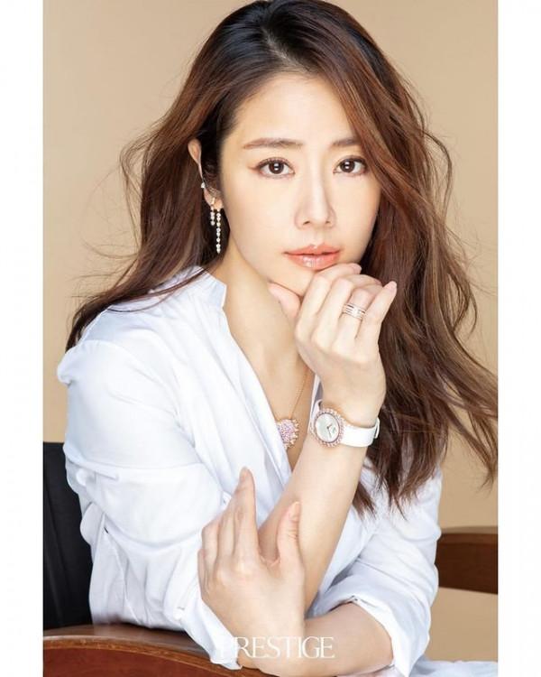 眾女星曬奢華中秋禮,劉嘉玲和林心如是同款,黎姿的小巧精緻 眾女星曬奢華中秋禮,劉嘉玲和林心如是同款,黎姿的小巧精緻