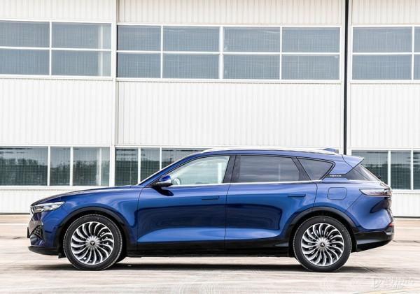 東風除了是導彈製造商，造豪華效能新能源SUV也是拿手好戲