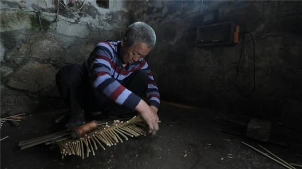 灤河岸畔柳編寄鄉思 灤河岸畔柳編寄鄉思