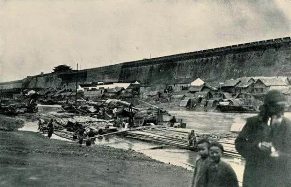 納粹商人冒死救25萬中國人，晚年卻露宿街頭，我國表示給他養老