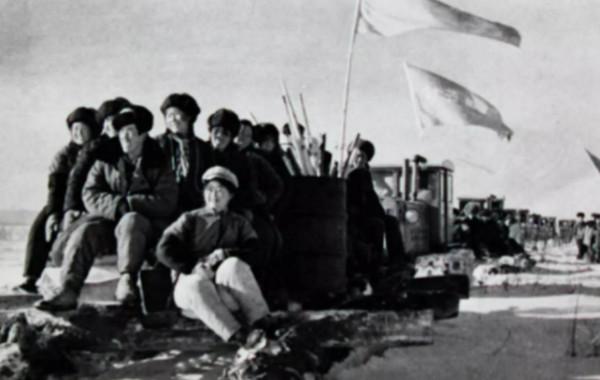 王震找縣長辦事被“耍官威”，上將葉飛得知後大怒：將其革職查辦