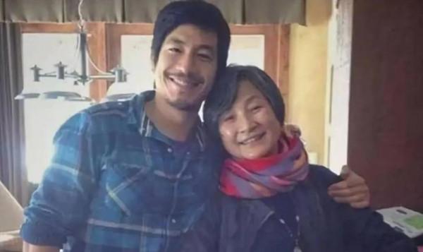 周星馳版《唐伯虎點秋香》中的華夫人：鄭佩佩