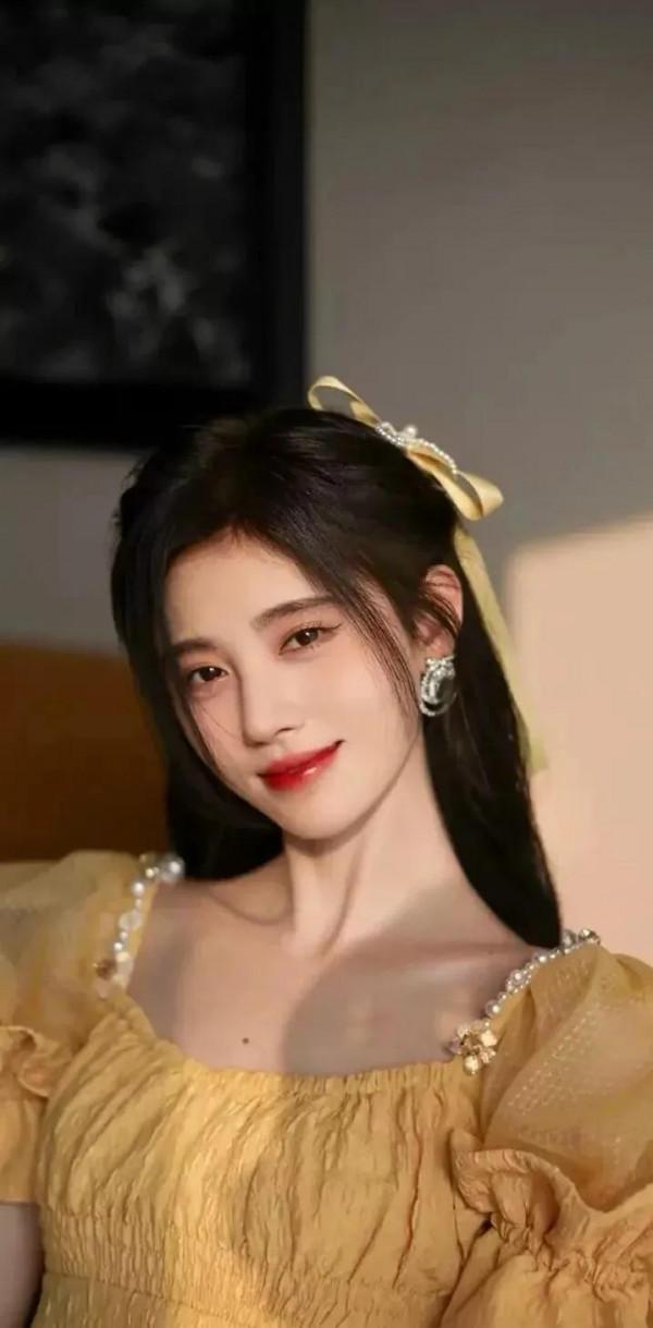 黃色系的鞠婧禕 黃色系的鞠婧禕