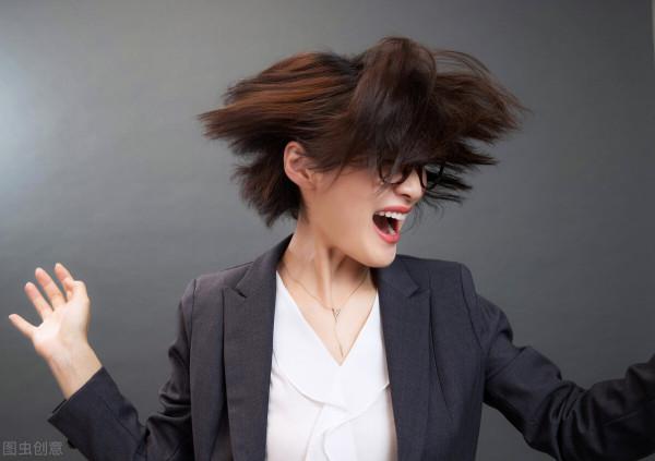 撿來的哥少年老成,妹卻因哥與父母住在一起而選擇與丈夫離婚 撿來的哥少年老成,妹卻因哥與父母住在一起而選擇與丈夫離婚