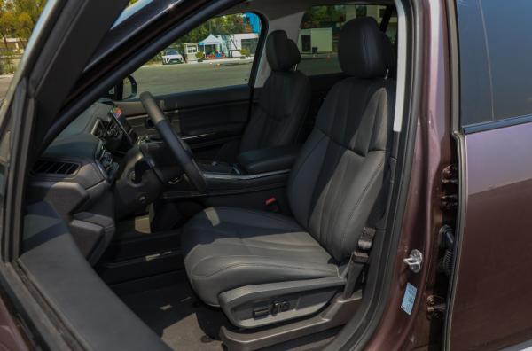 不用擔心油耗的效能SUV，車長超5米，卻能4.9秒破百，詳解蔚來ES8