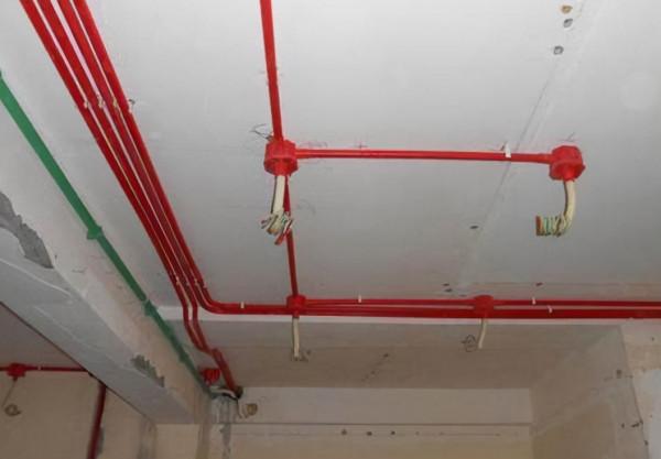 越來越多人不把電線埋地裡了，懂行人都這樣裝，維修簡單多了