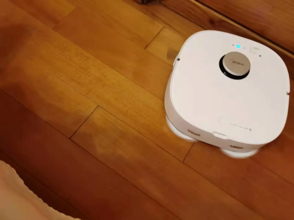 用上了新潮的高科技，這個掃地機還真省心