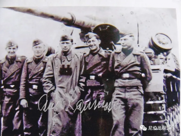 犀牛無限好，只是近黃昏：一位德軍自行反坦克炮兵的終戰流水賬