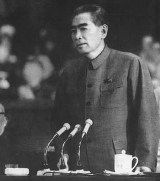 清朝王爺街頭擺攤,毛主席知道後給他安排工作:小攤就不要擺了 清朝王爺街頭擺攤,毛主席知道後給他安排工作:小攤就不要擺了