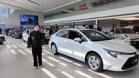 堂弟想買車，看中新上市的2022款雷凌運動版，落地15萬內很滿意