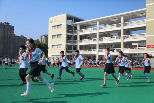 安全演練，這群孩子很拼