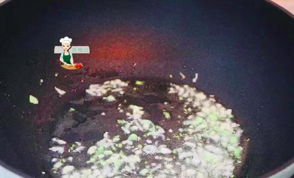 中秋家宴，這素菜記得吃，不放肉也香，5分鐘上桌，寓意花好月圓