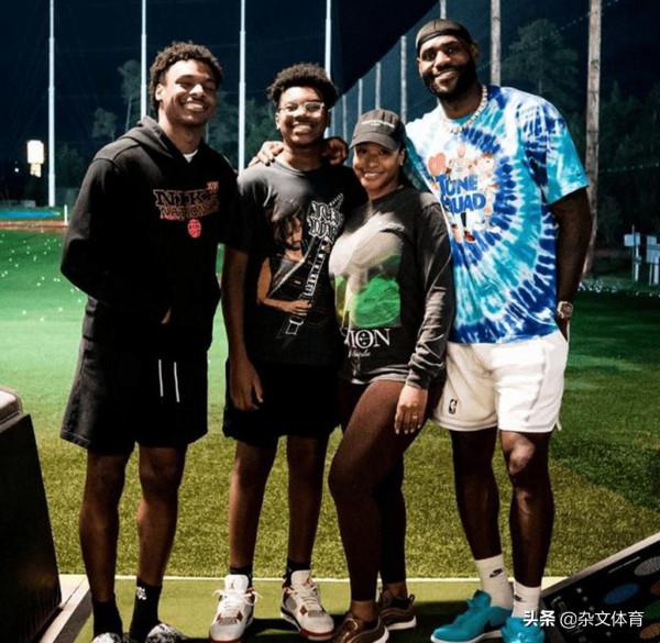 NBA現役百強名單!詹姆斯坐穩榜眼位置,籃網主力成為贏家 NBA現役百強名單!詹姆斯坐穩榜眼位置,籃網主力成為贏家