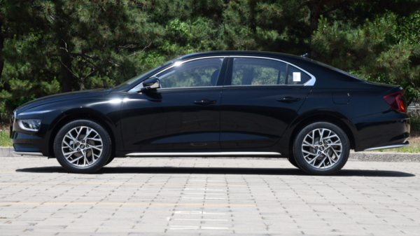 1&period;8L動力弱，1&period;5T配雙離合，現代名圖能咋選？