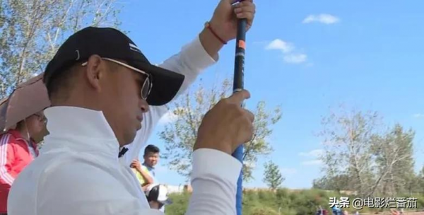 90年代放棄20萬年薪專職釣魚，“中國釣王”鄧剛，現在怎麼樣了？